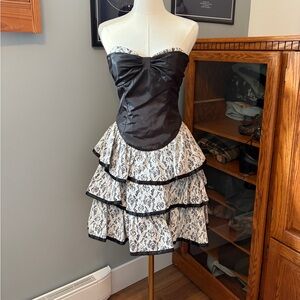 NWT Betsey Johnson Strapless Tiered Lace Party Dress